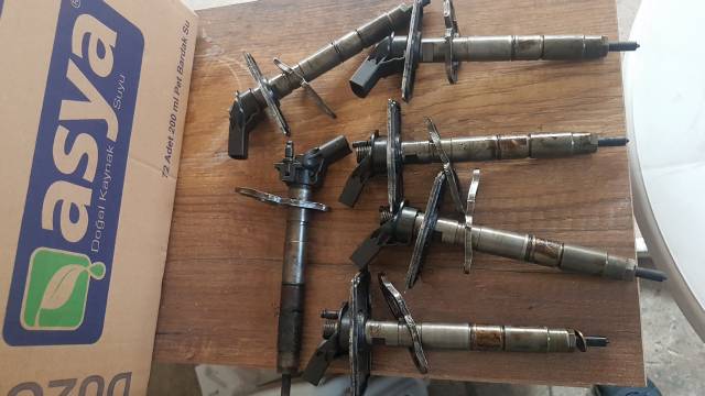 AUDI VOLKSWAGEN 3 0 ENJEKTÖR TAKIMI